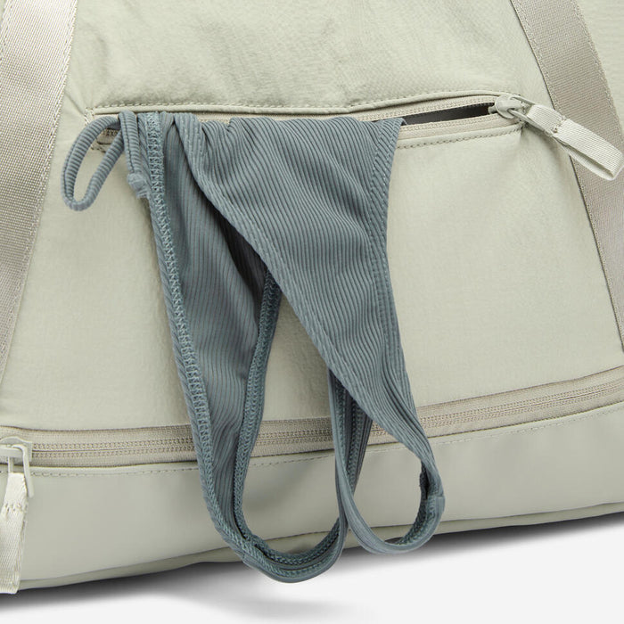 28L Sports Bag with Waterproof Pocket