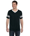 variant:Black/White