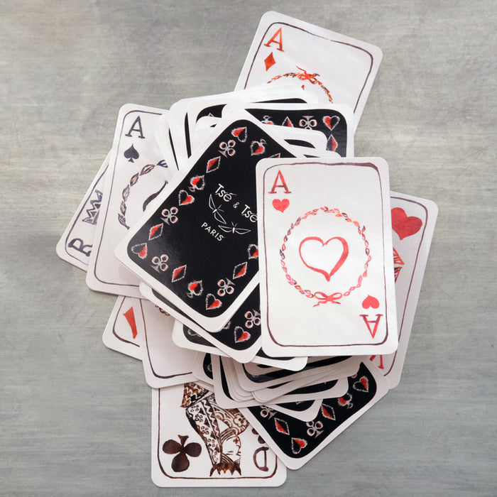 54 CARTES À LA MAIN