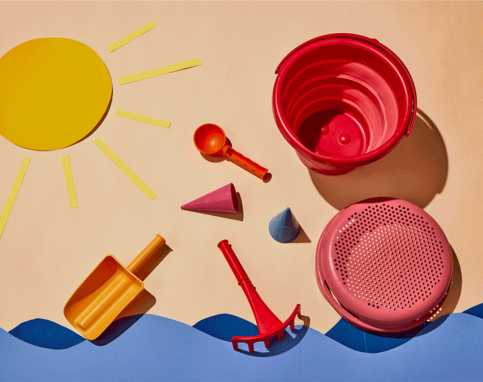 GIF of compacToys 7-in-1 Sand Toy Set. Available at www.tenlittle.com