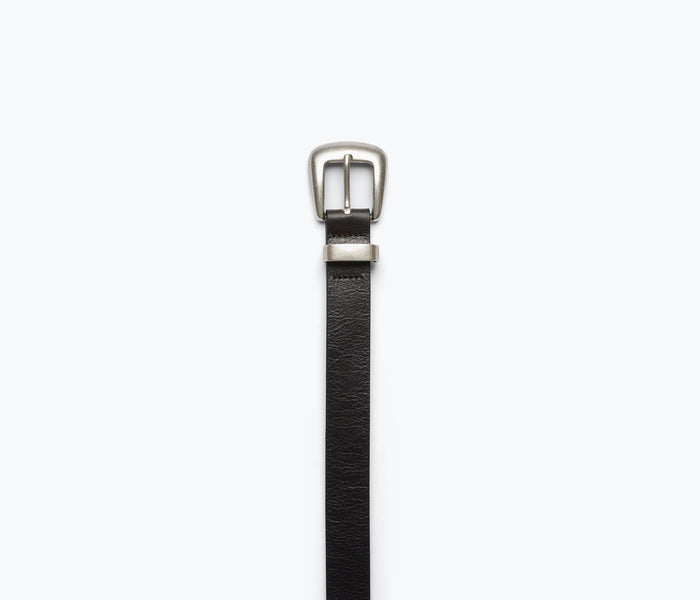 ALEX belt in redwood buffalo, detail view
