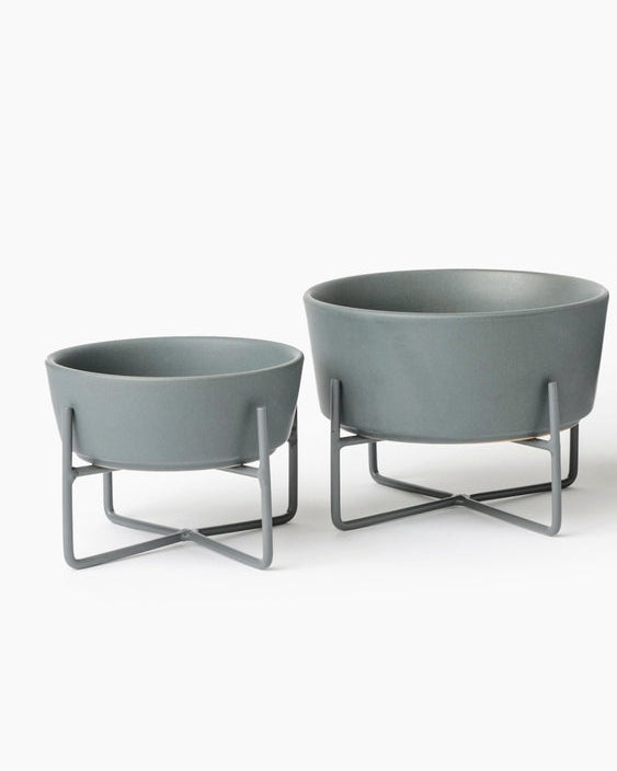 Grey elevated dog bowl ideal for small-to-medium dogs such as French Bulldogs and Beagles, comfortable and modern feeding solution.