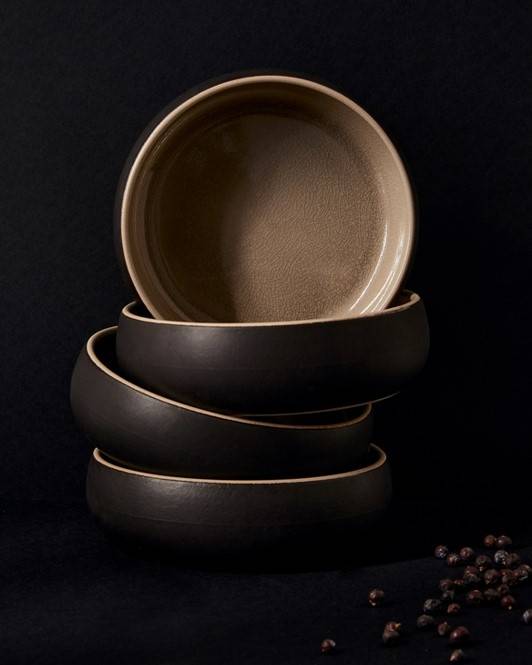 Chef's Kiss Matte Black + Linen Pet Bowl, stylish bowl for small dogs like Yorkies and French Bulldogs.