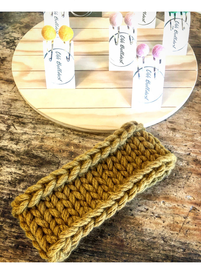 Adult size ( one size fits most ) / mustard seed