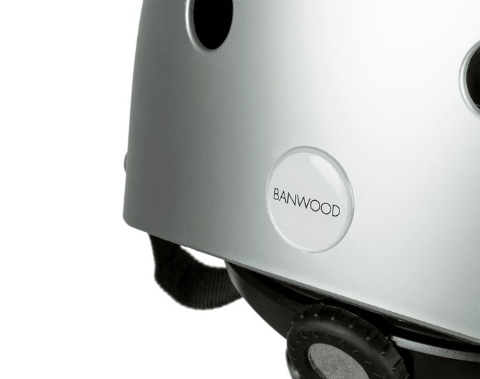 Logo showing Banwood Classic Helmet chrome - Available at www.tenlittle.com
