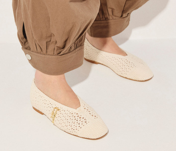 Freda Salvador Daisy Crochet Flat in vanilla color, featuring a woven crochet design and flat sole, perfect for casual wear.