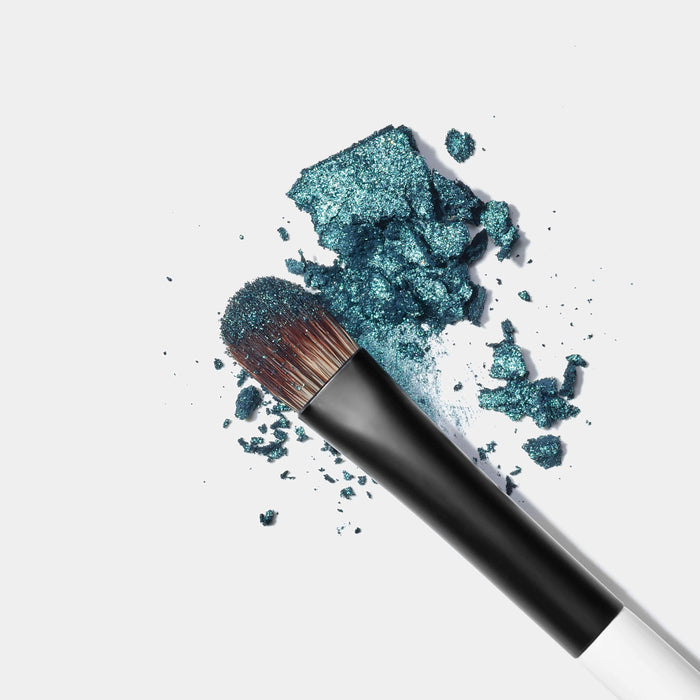Makeup By Mario's E4 Eyeshadow shader Brush in eyeshadow