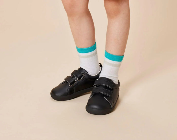 Child wearing Ten Little Everyday Original - All Black. Available at www.tenlittle.com