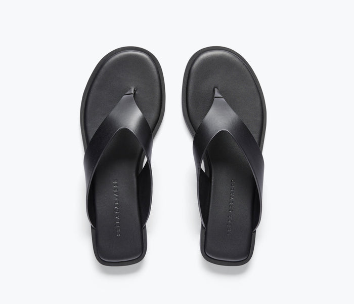 Freda Salvador Halle leather thong sandal in black with calf leather straps and minimal design, perfect for casual wear.