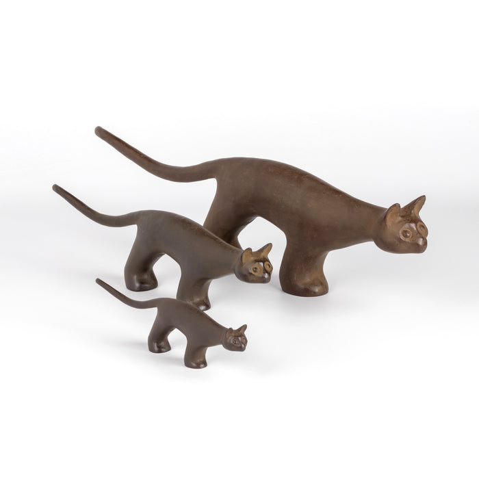 Nambu ironware cat sculptures in three sizes made by Suzuki Morihisa Studio n Morioka, Japan.