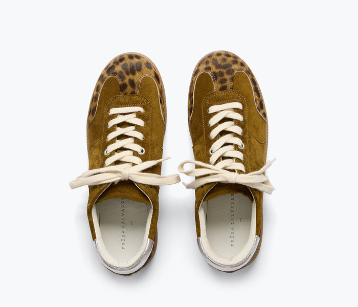 Freda Salvador Jackie Court sneaker in suede with a stylish design, featuring a comfortable sole and trendy color combo.