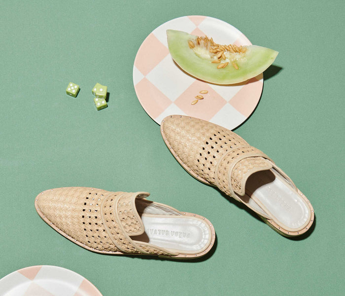 FRĒDA SALVADOR KEEN Mule in natural woven fabric, showcasing stylish slip-on footwear with a comfortable design.