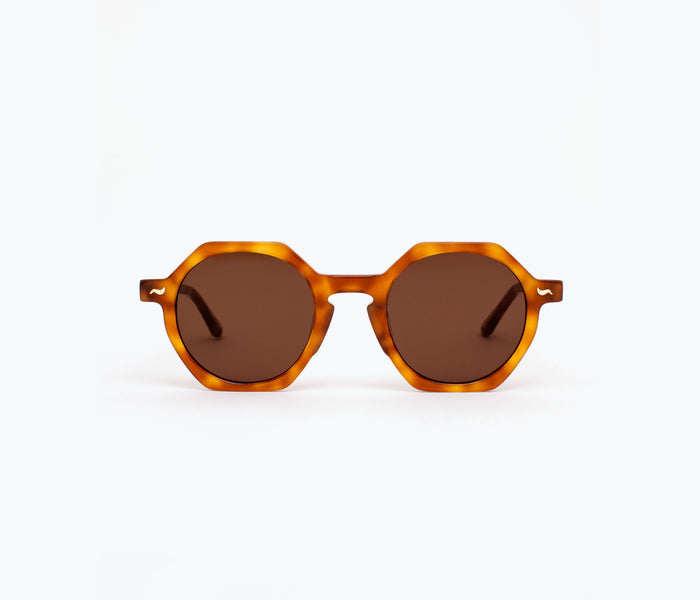 Sardine Millie sunglasses with round frames and Carmelo Glaze finish, stylish accessories for sun protection and fashion.
