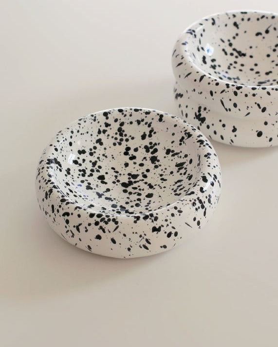 Modern black and white pet bowl with minimalist halo design . Updated June 2026.