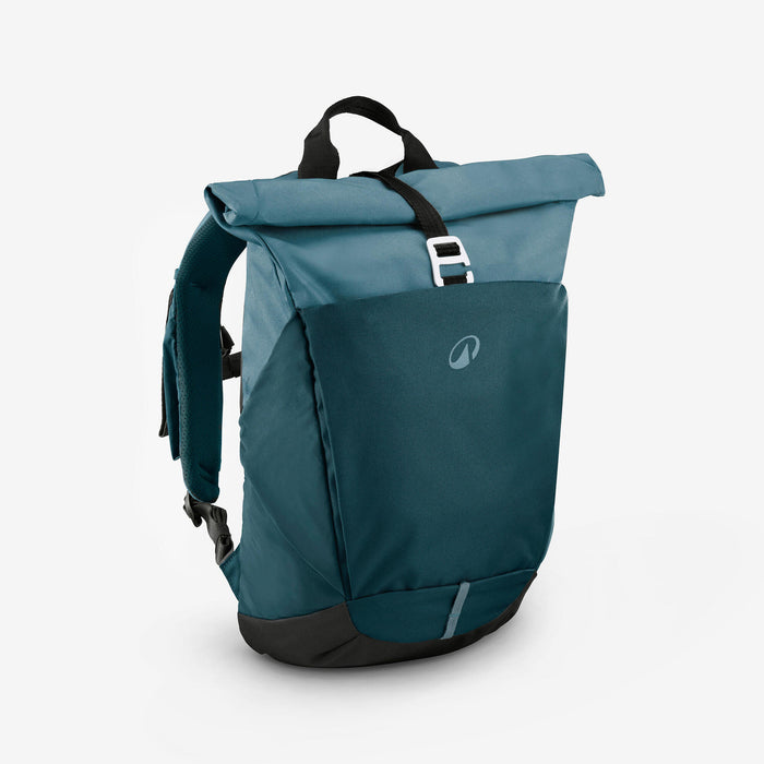 {*deep-sea-turquoise-8920375*}