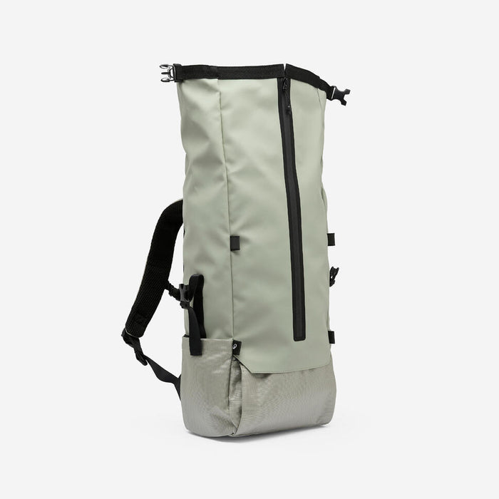 Roll-top backpack with laptop pocket, Commute 900 29L