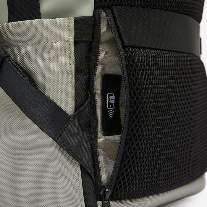 Roll-top backpack with laptop pocket, Commute 900 29L