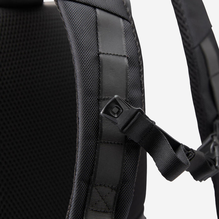 Roll-top backpack with laptop pocket, Commute 900 29L