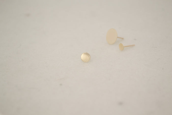Kathleen Whitaker Dot Studs Earring 14k gold medium large small XL