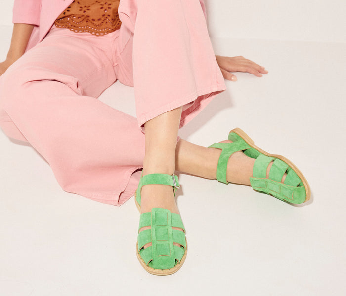 Freda Salvador SERA Fisherman Sandal in Kelly green, showcasing the stylish strap design and comfortable fit.