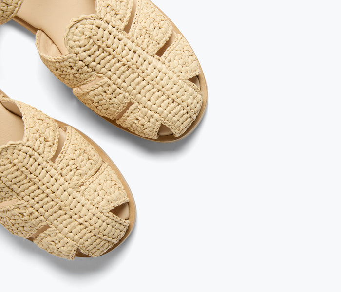 FREDA SALVADOR SERA Fisherman sandal with natural raffia straps and open toe design, casual footwear for warm weather.