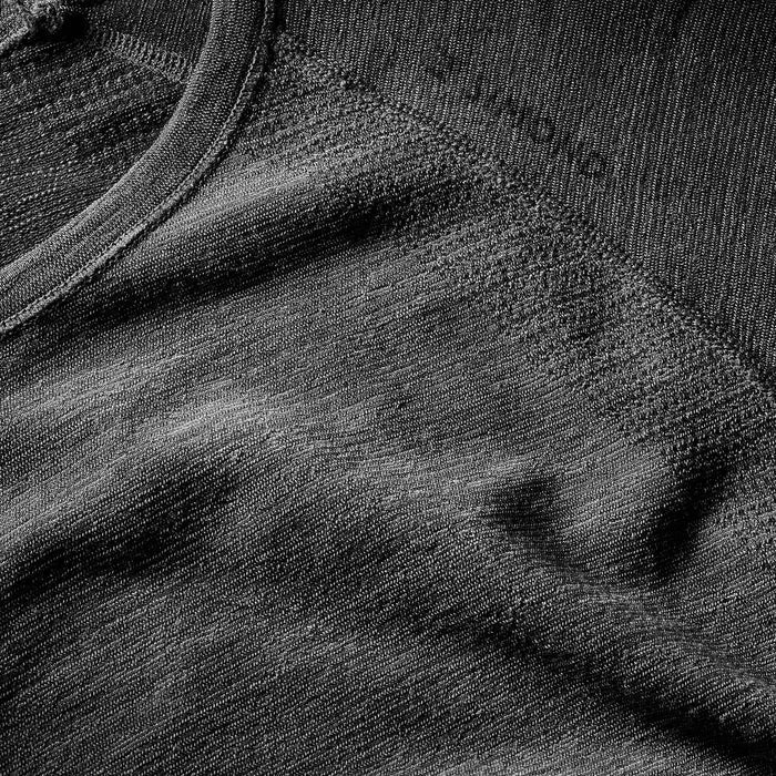 {*carbon-gray-8644279*}