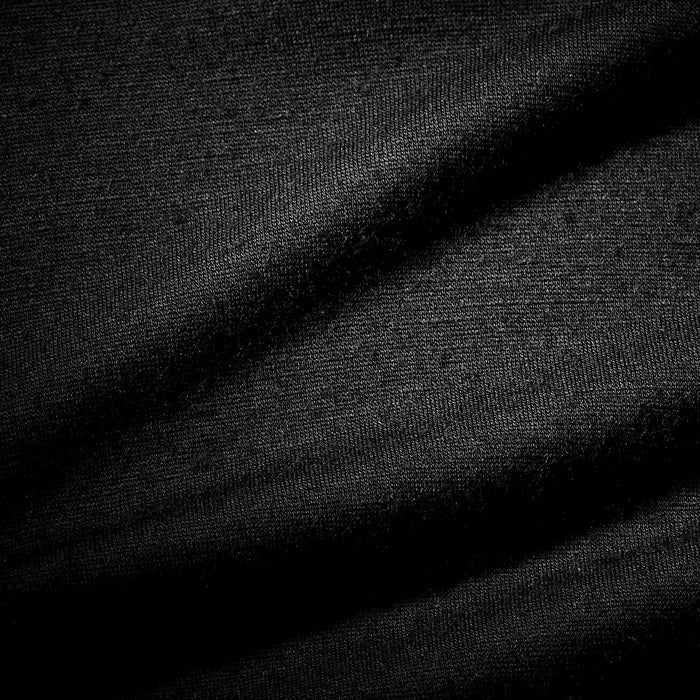 {*ultra-black-8670229*}