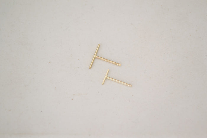 Kathleen Whitaker Staple Earring Bar 14k yellow gold stud| OK