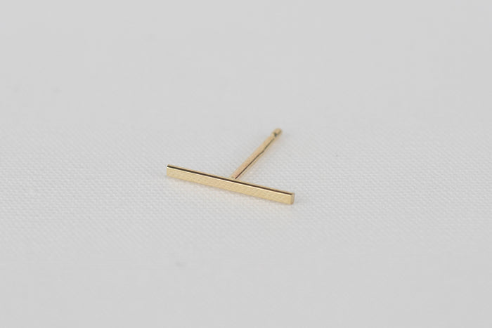 Kathleen Whitaker Staple Earring Bar 14k yellow gold | OK