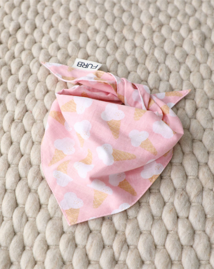 Cute pink dog bandana, ideal for Boston Terriers, Cavaliers, and Shih Tzus. Perfect for outdoor fun or photo ops.